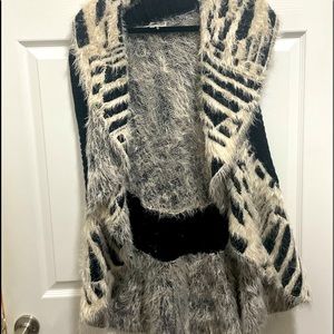 Black and Cream Frilly Vest Sweater Shaw Size 1X SUPER Cute On!!!!
